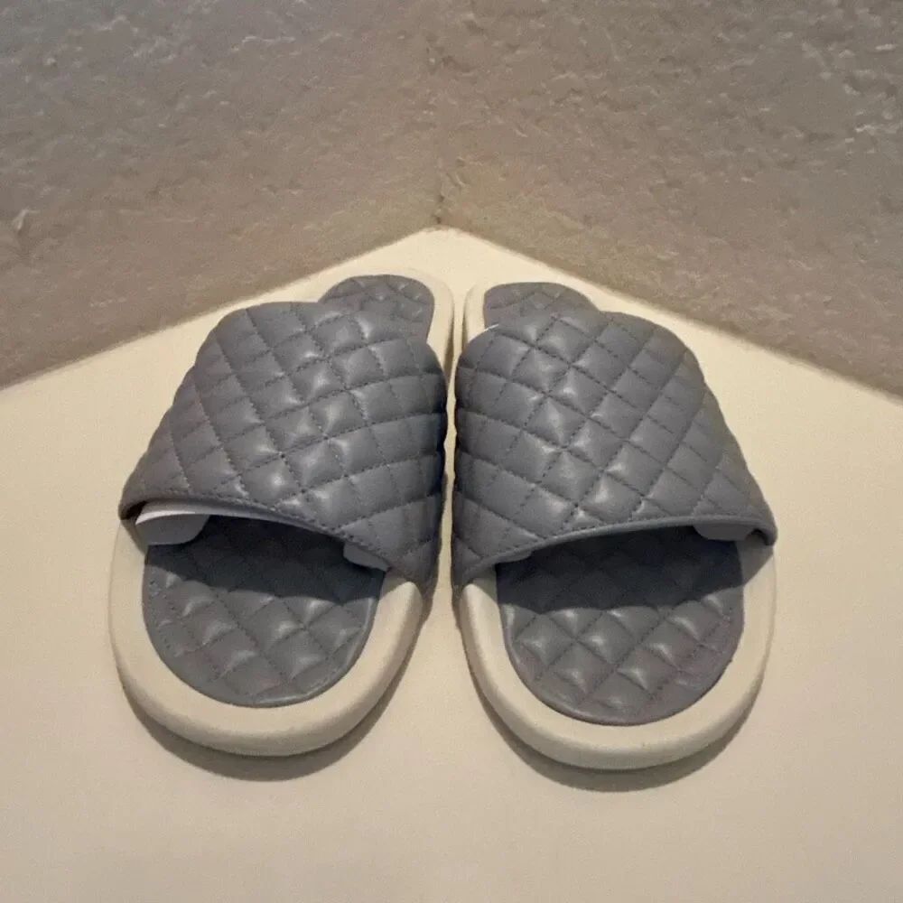 APL Men's Size 9 Lusso Slide Sandals Cement Gray Pool Beach Vacation Resortwear